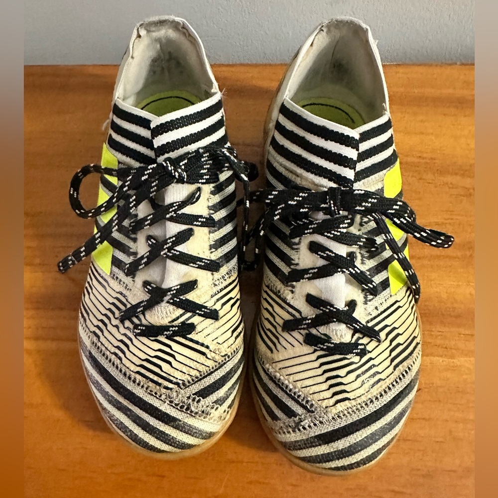 Adidas Nemeziz Tango 17.3 indoor soccer shoes - unisex kids size 11.5